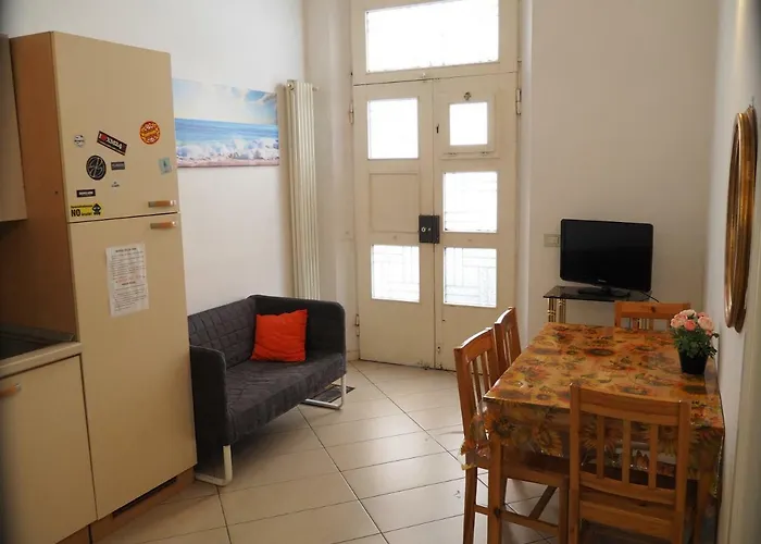 Appartamento In Centro Storico, Vicino Alla Stazione E Al Mare
