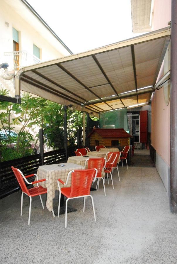 Hotel Cesari *