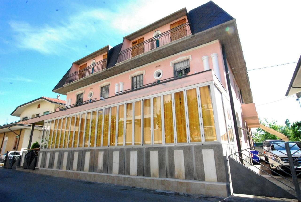 Cesari Hotel *
