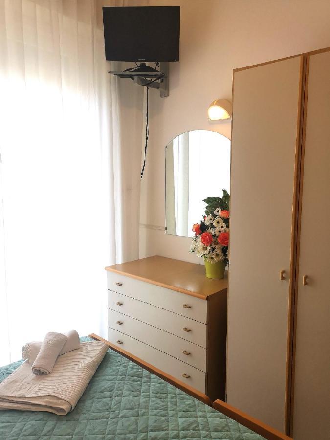 Alcazar Hotel