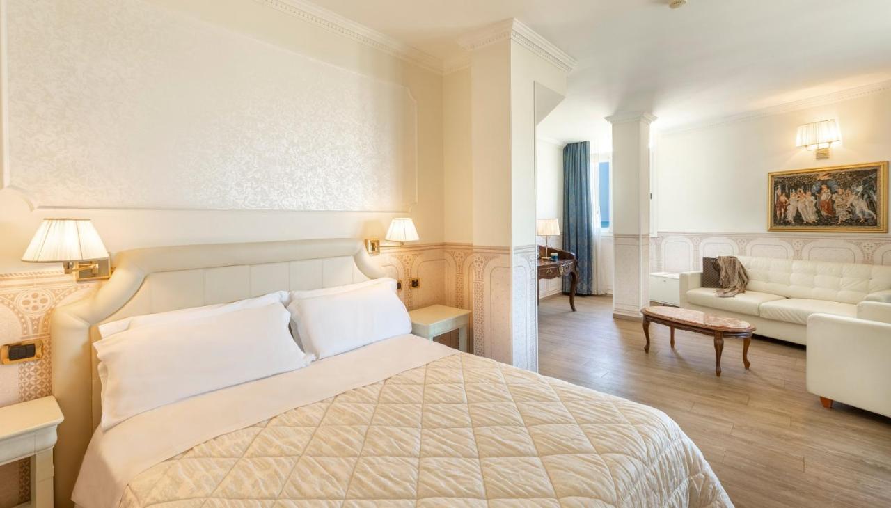 Baia Imperiale Hotel 4*