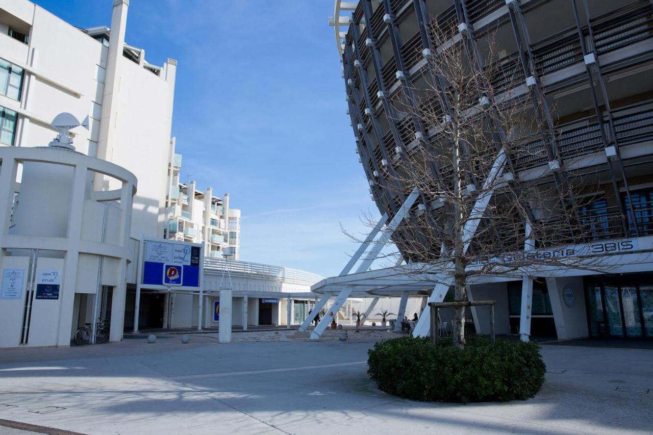 Luxury Sea Front Apartment Rimini