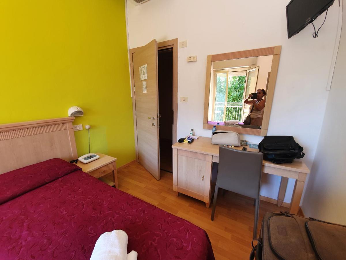 Hotel Aramis 3*