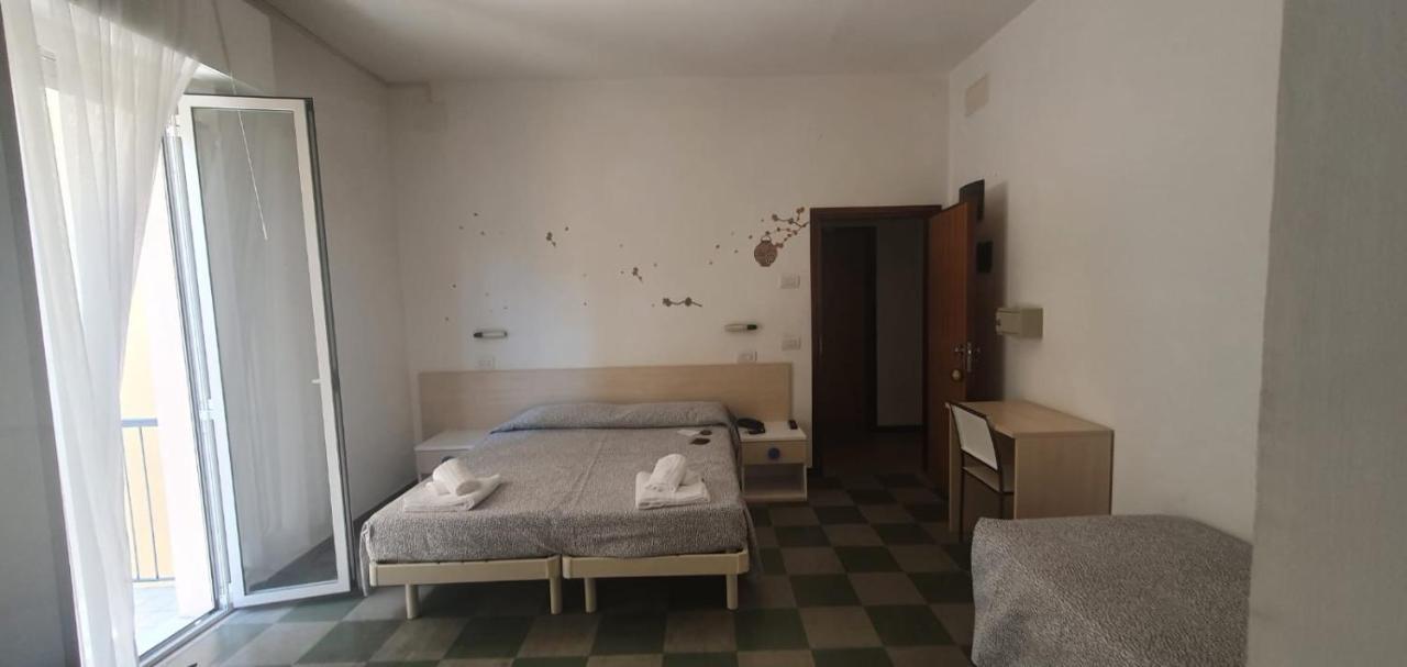 Venus Hotel 3*