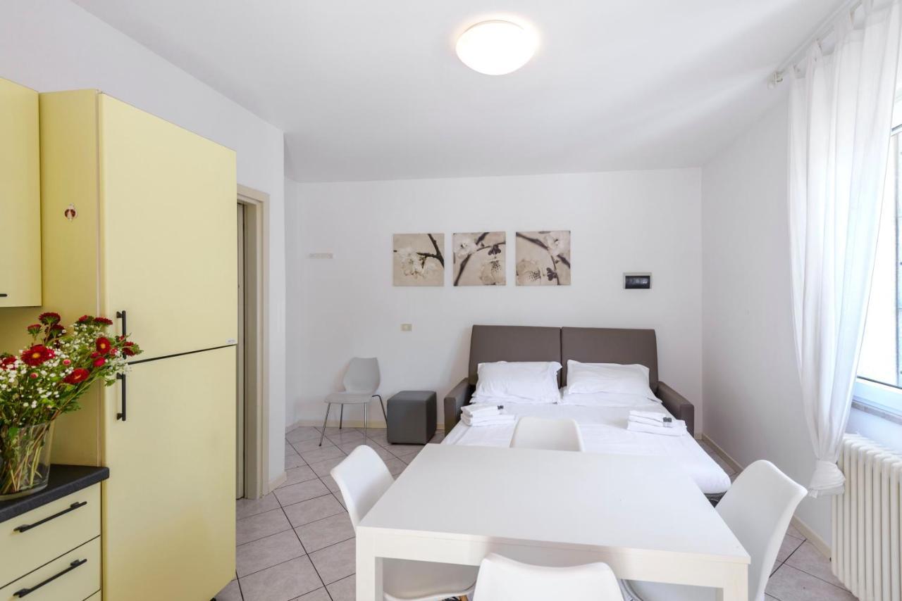 Royal Aparthotel 2*
