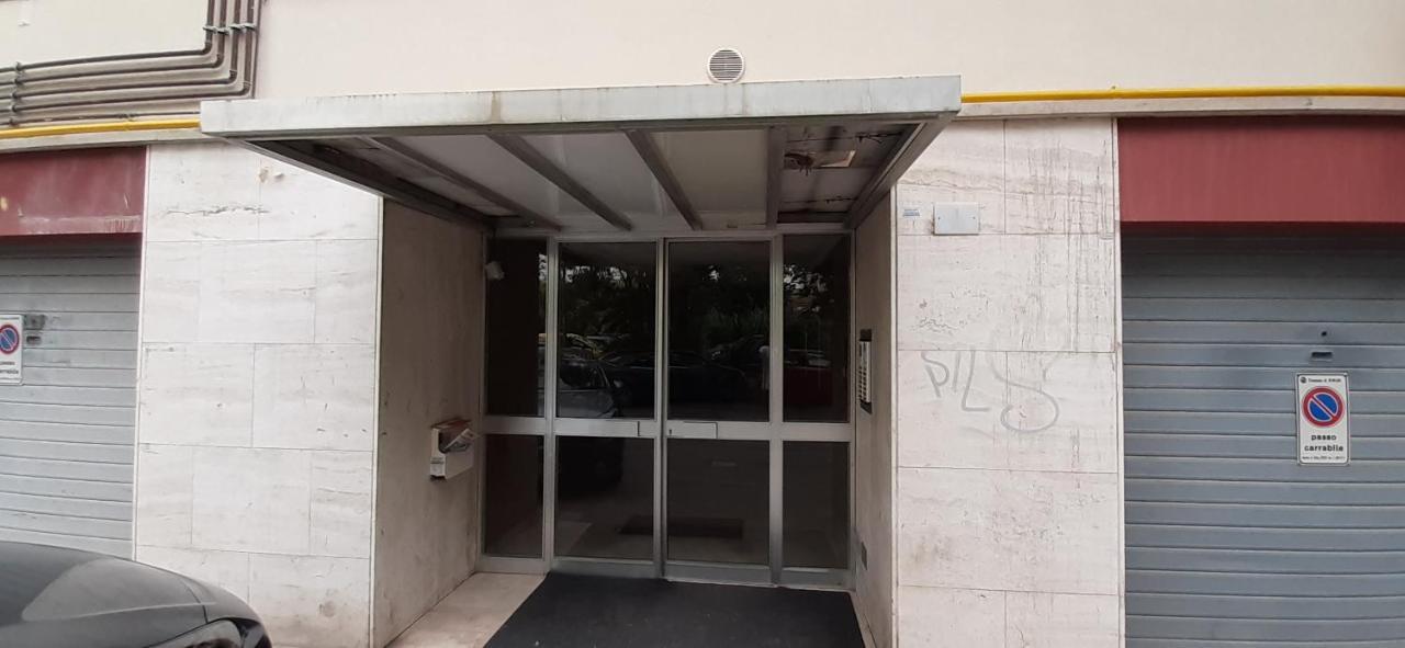 Apartment A 2 Passi Dal Mare-centro-stazione *