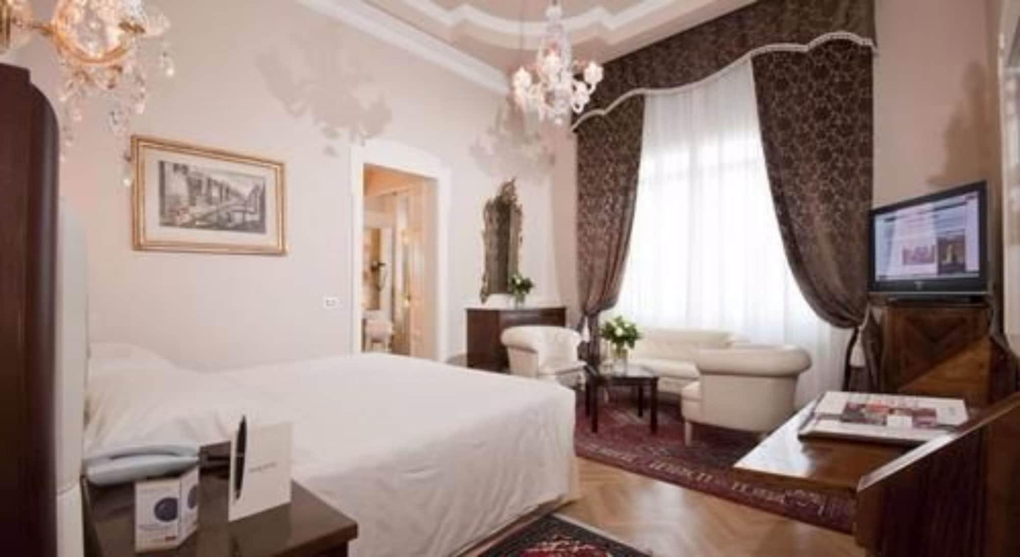 Grand Hotel