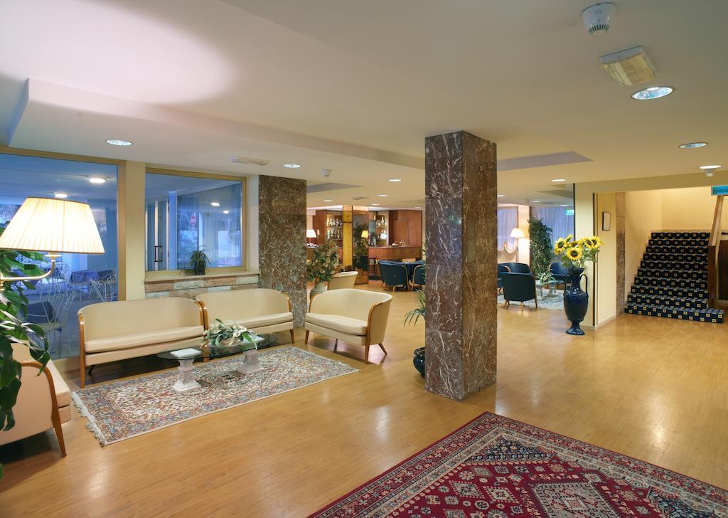 Biancamano Hotel 3*