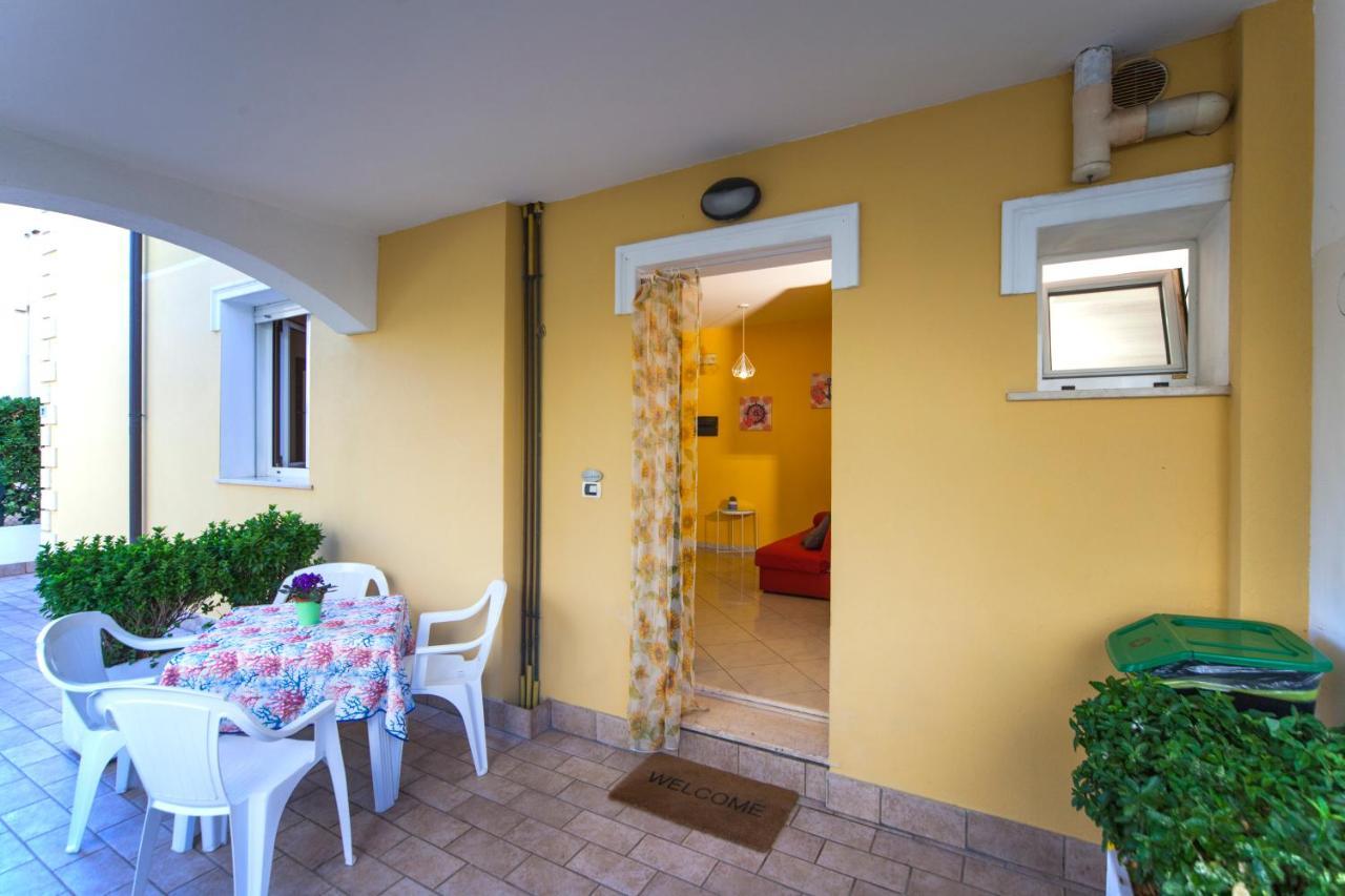 Yellow Rimini