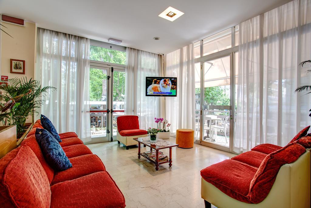 Tiziana 3*