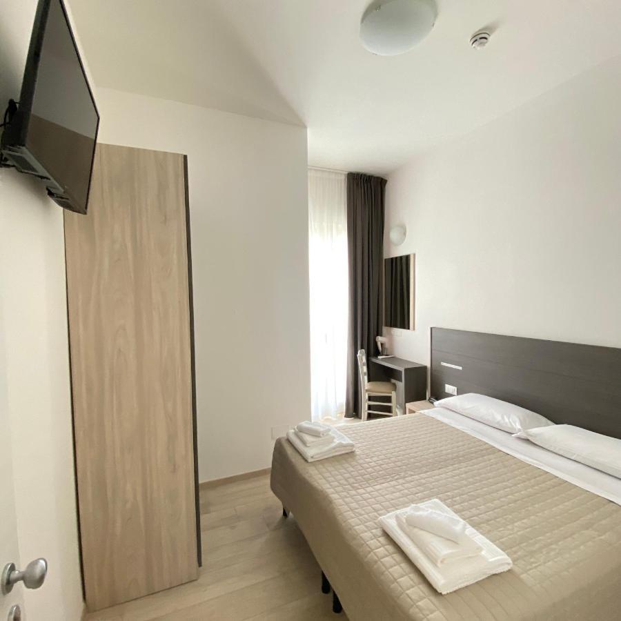 Bed And Book 2*