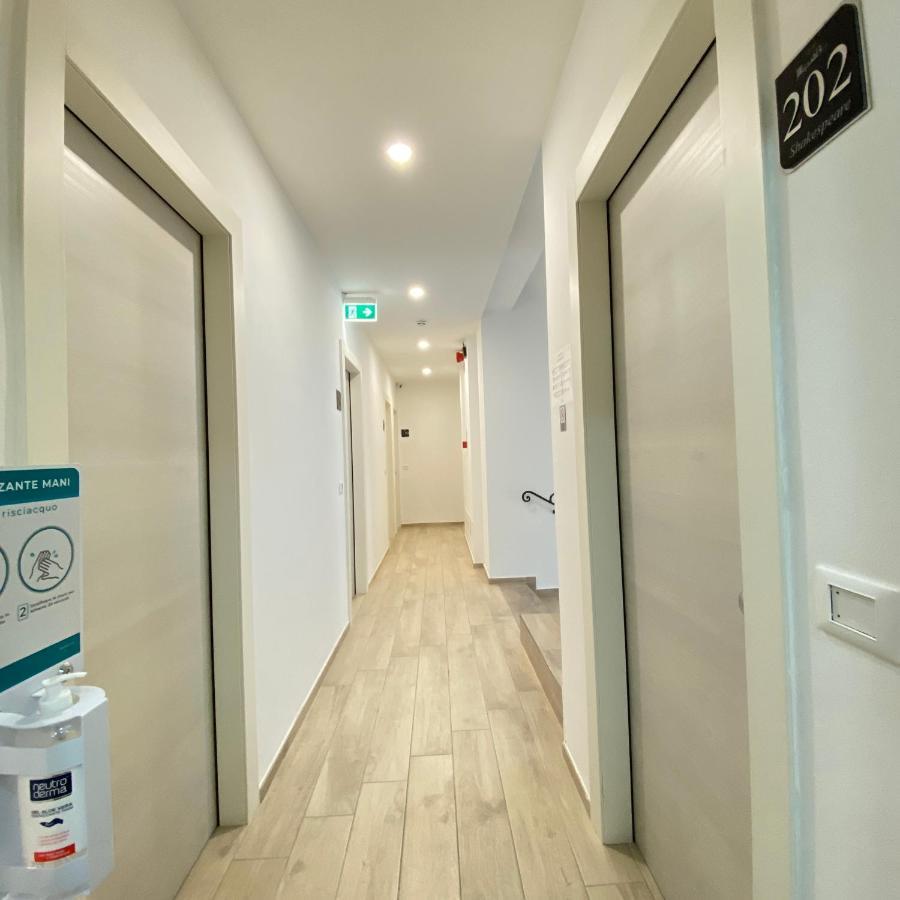 Bed And Book Hotel