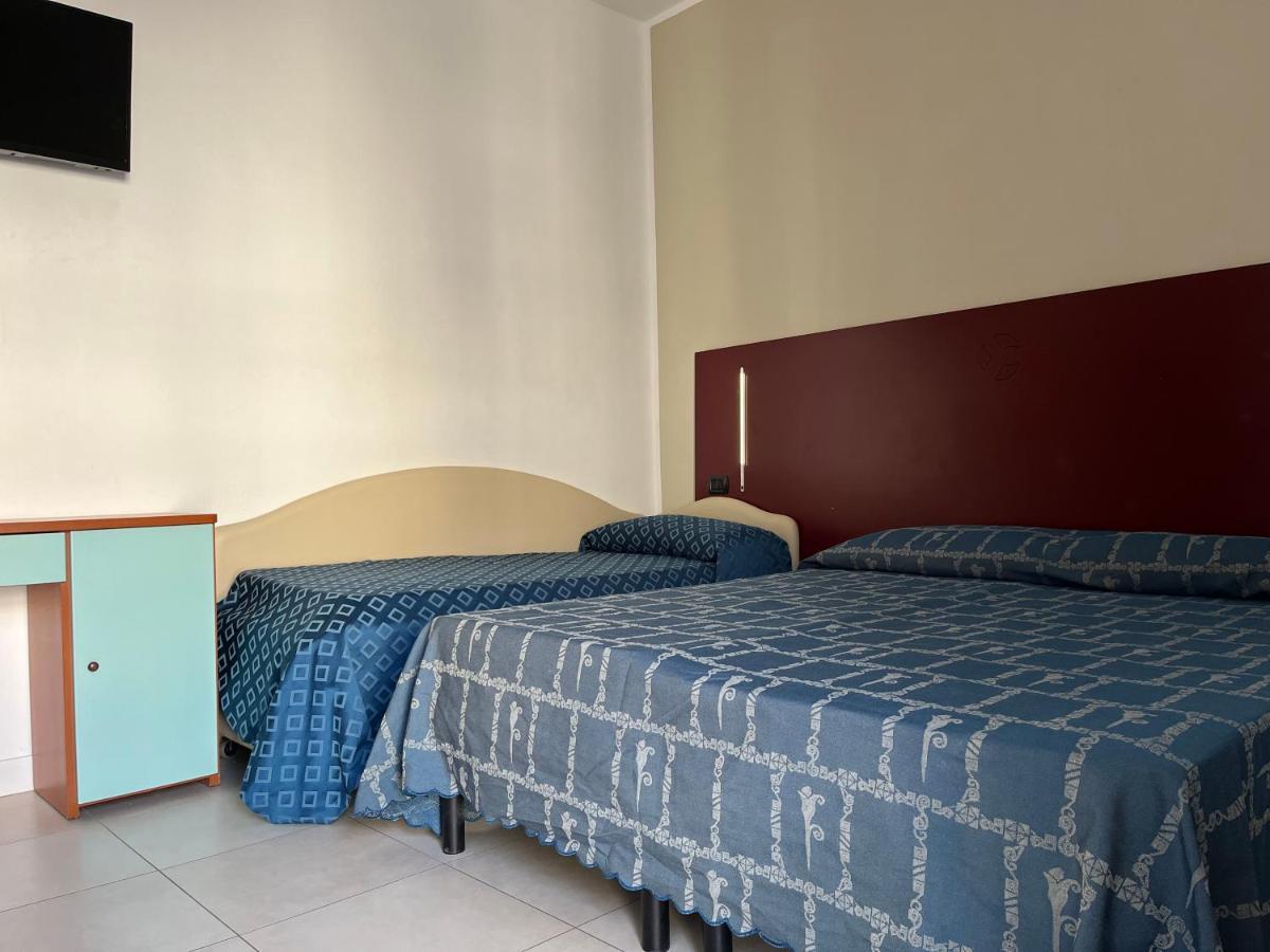 Fellini Hotel 3*