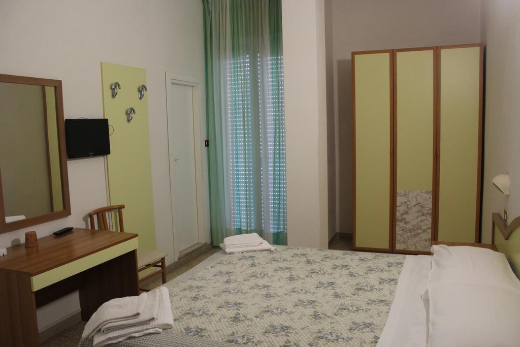 Santini Hotel 3*