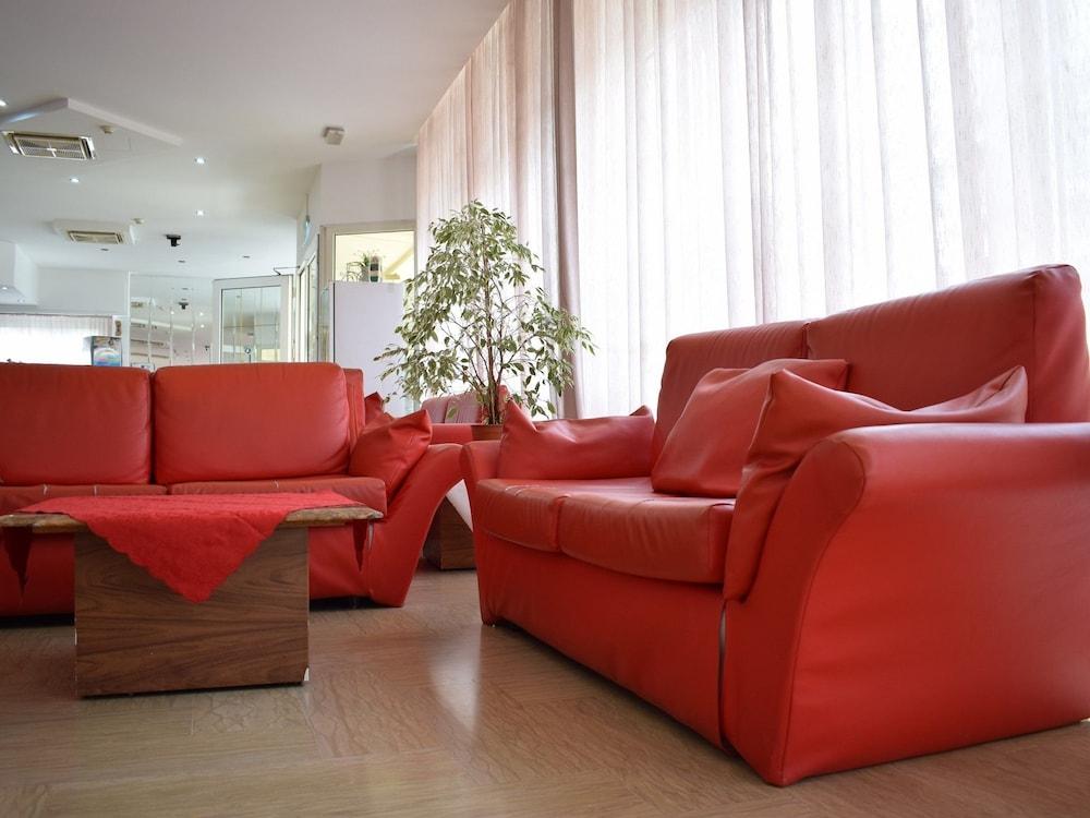 Hotel Bamby 3*