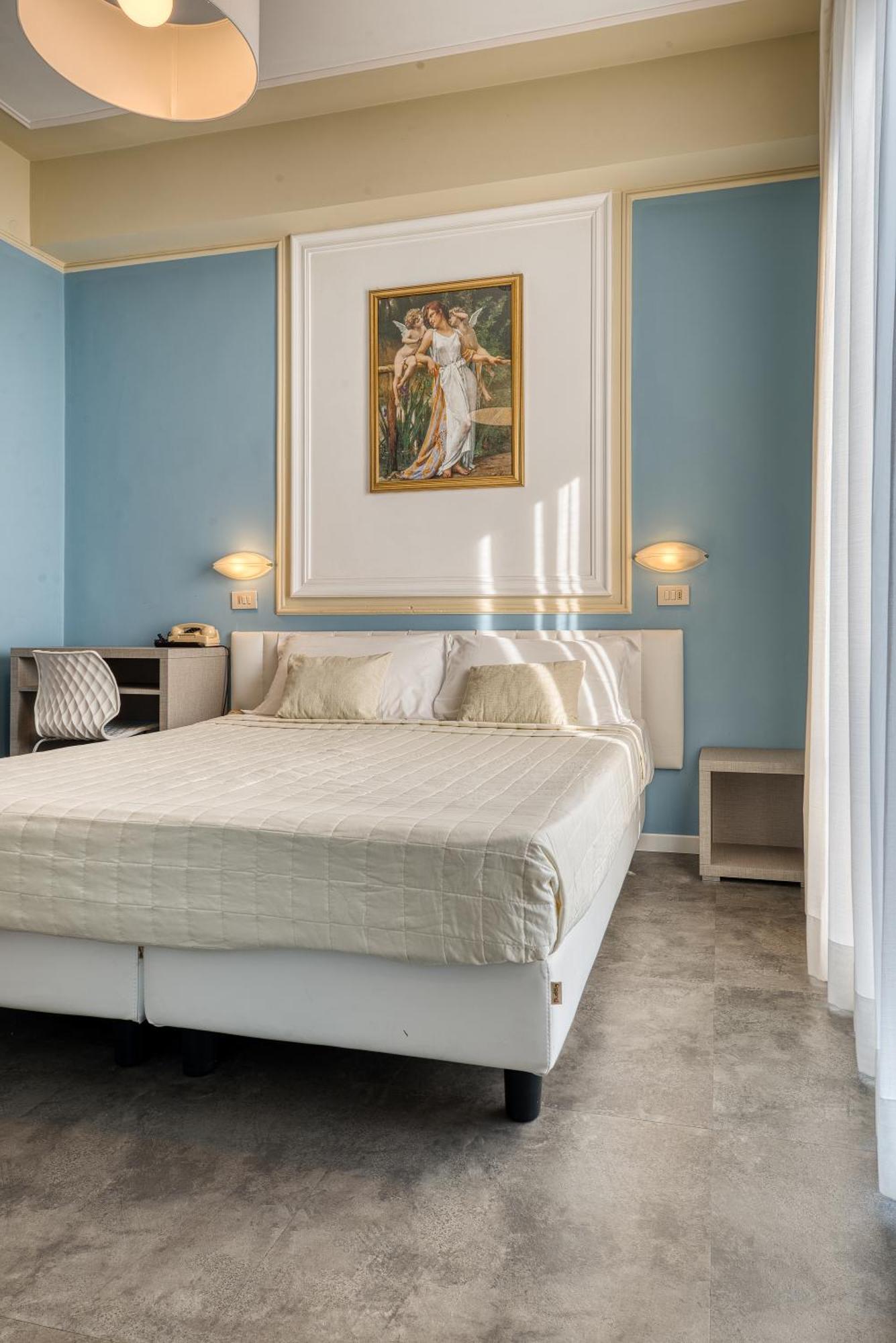 Augustus 3* Rimini