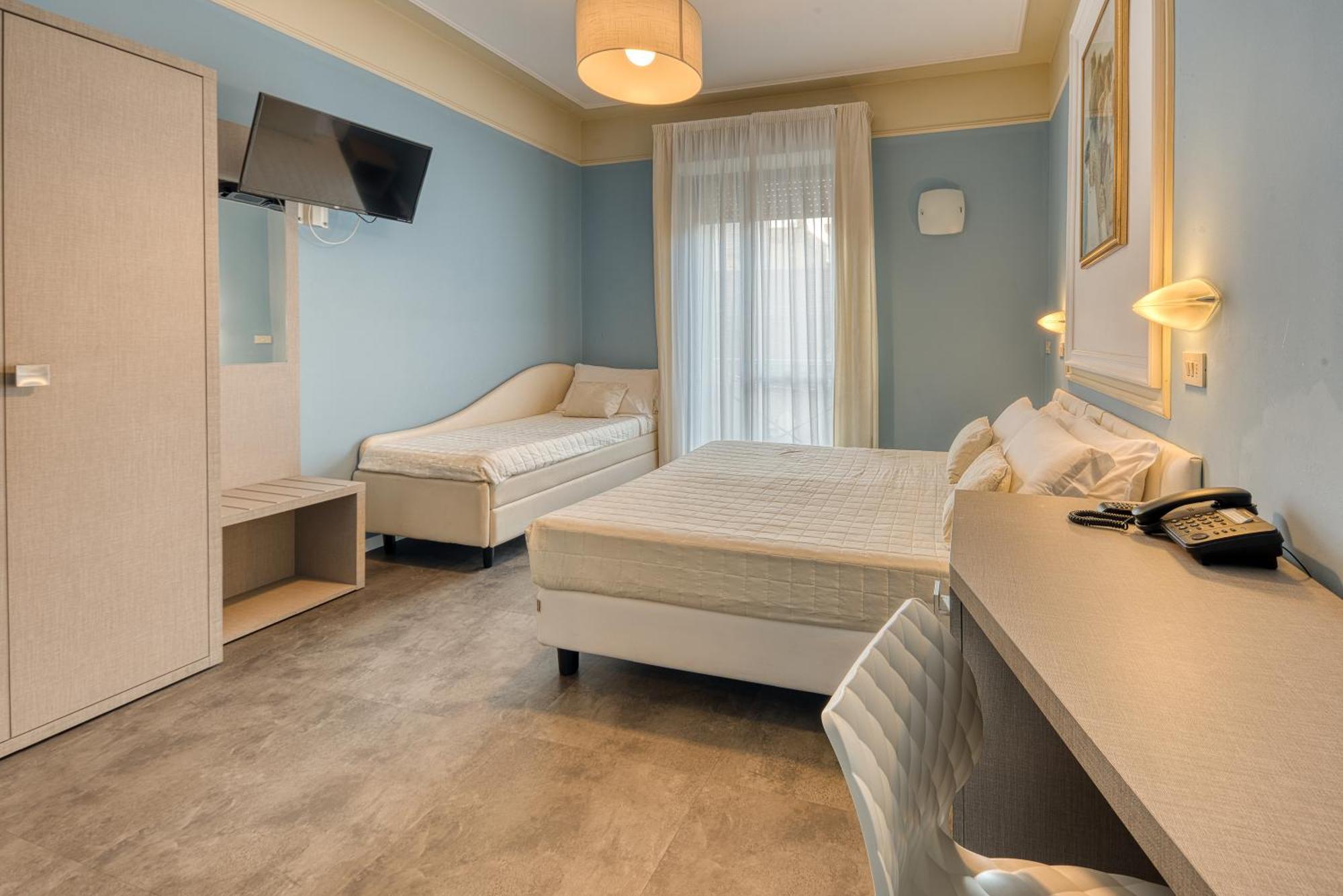 Augustus 3* Rimini