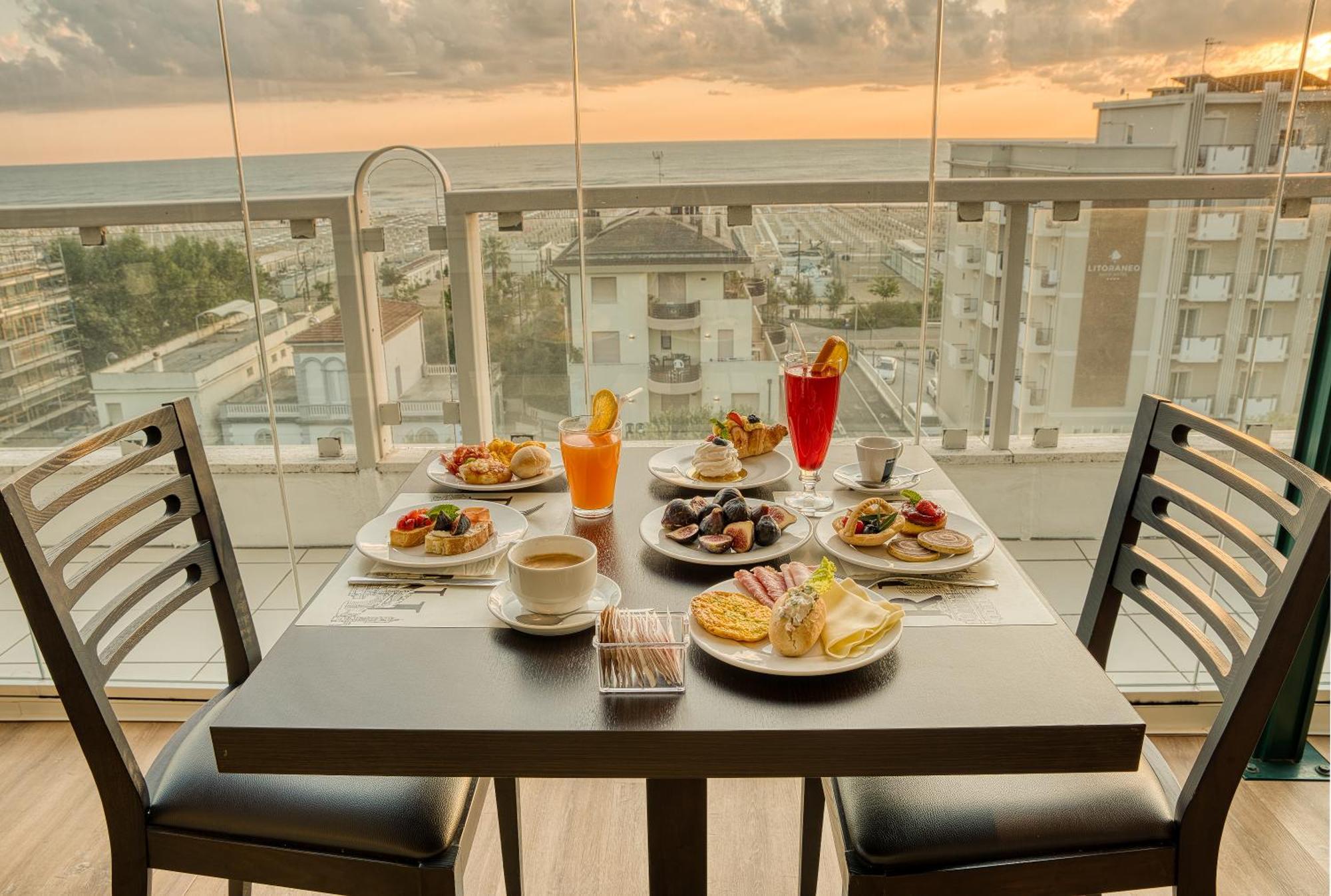 Augustus Hotel 3*
