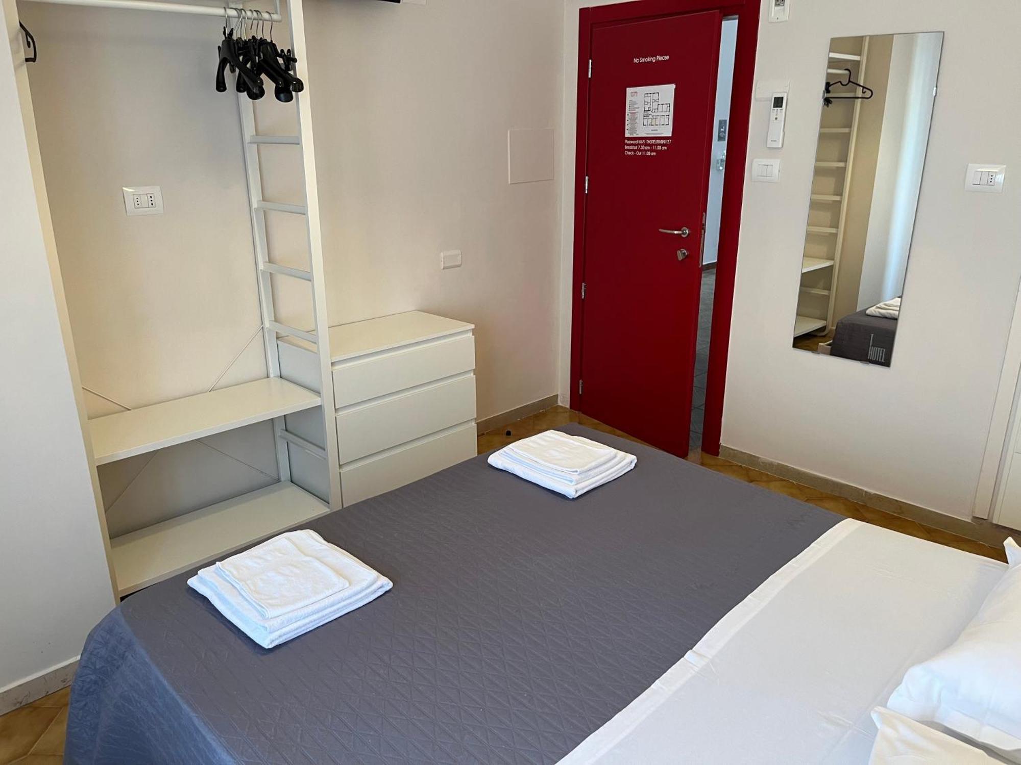 Hotel T