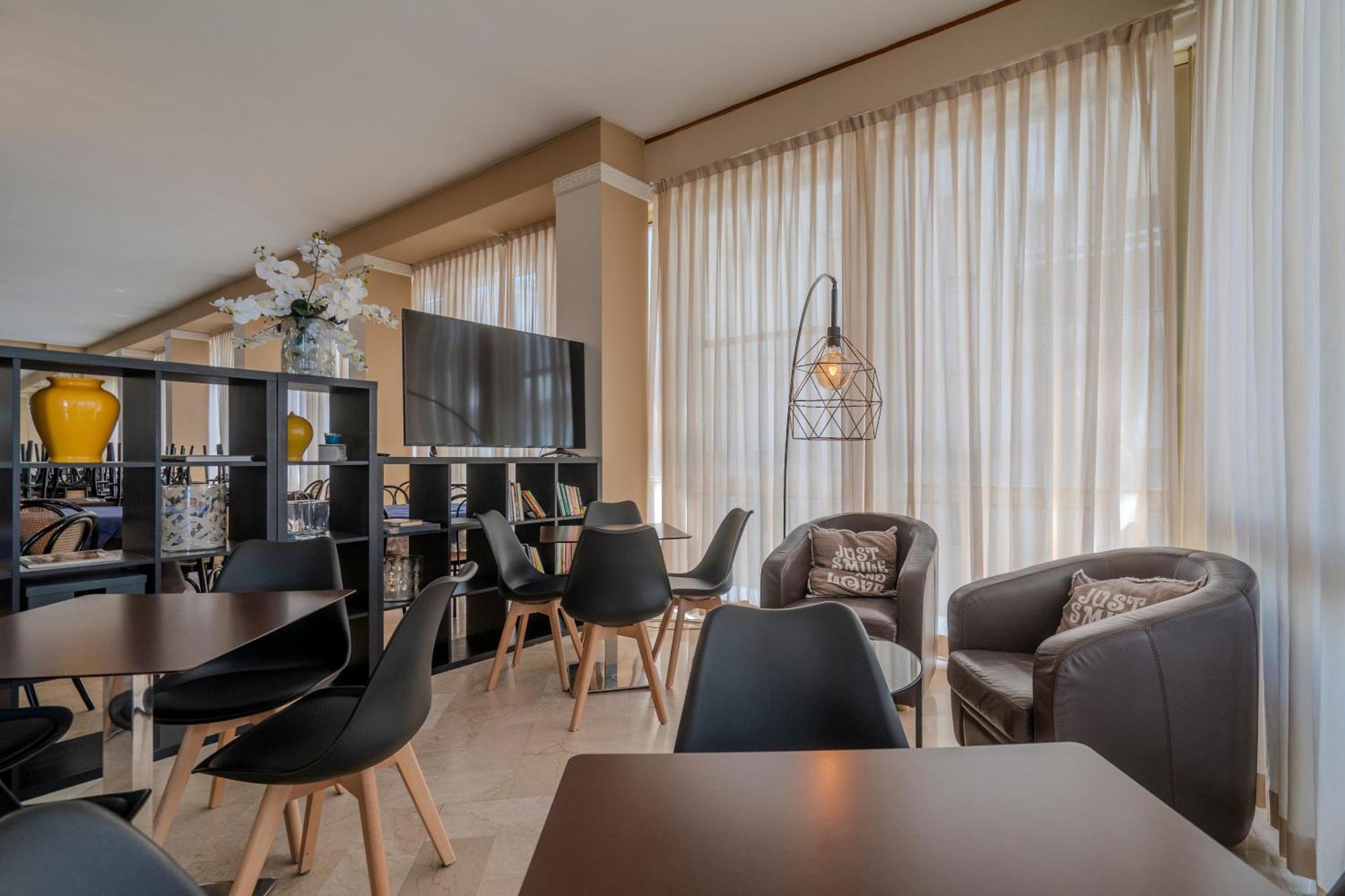 Mia Hotel 3*