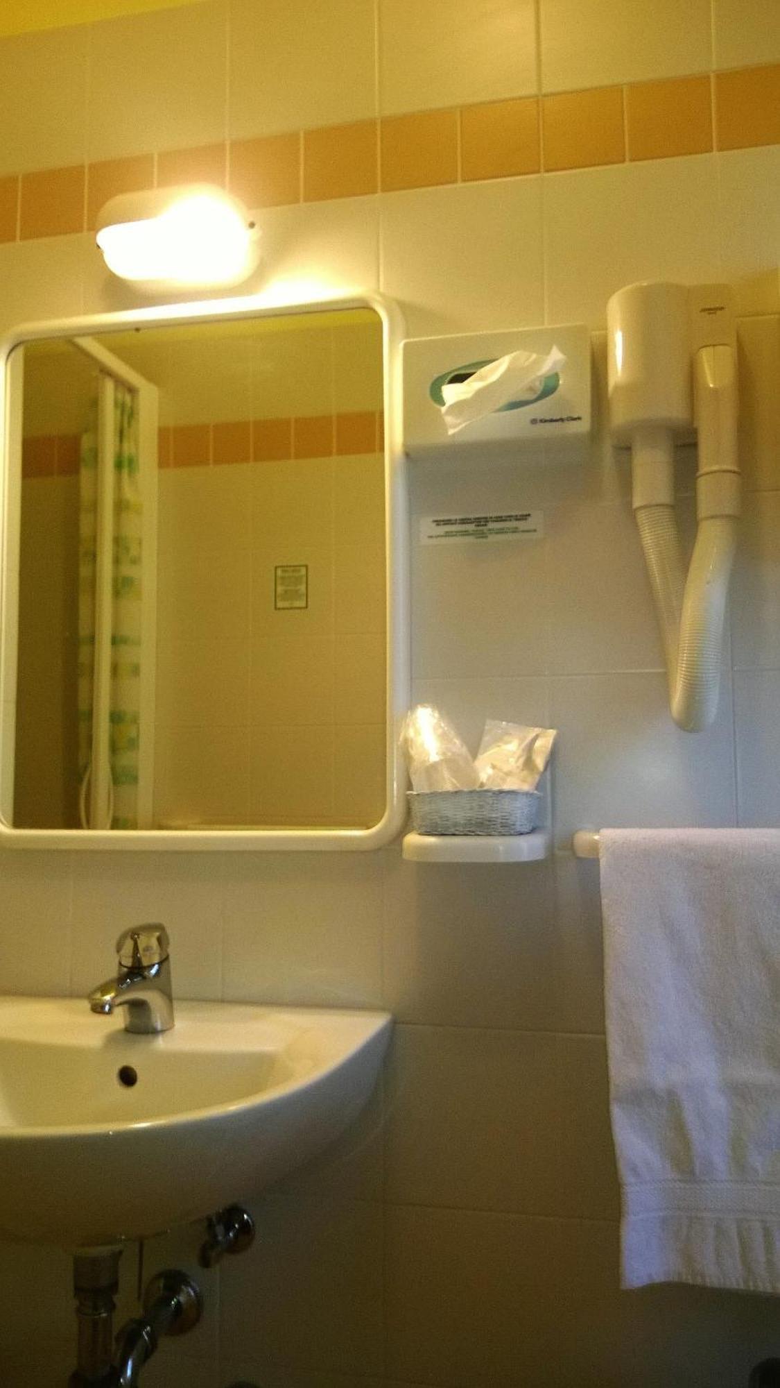 Hotel Capri 2*