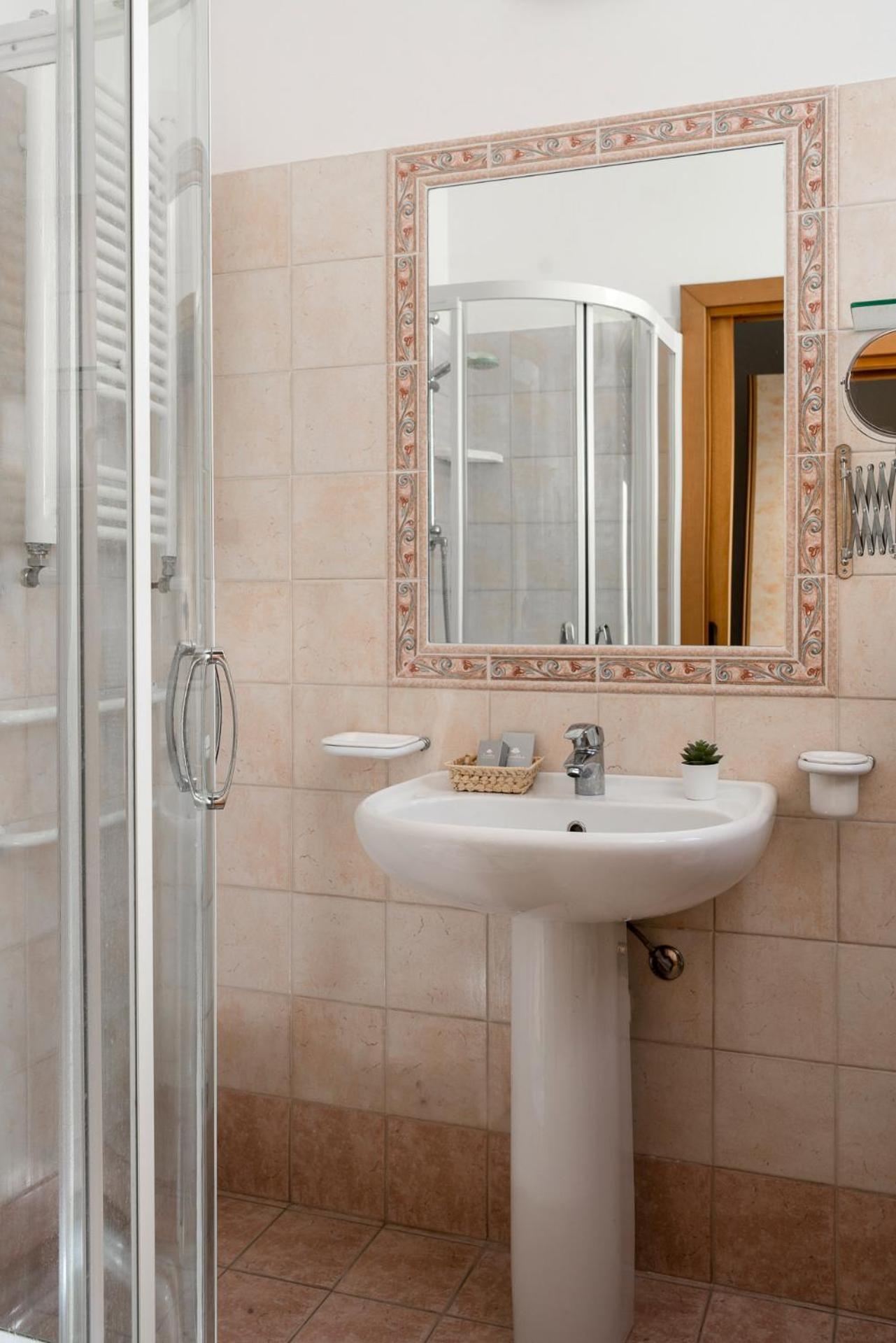 Rondinella E Viola Hotel