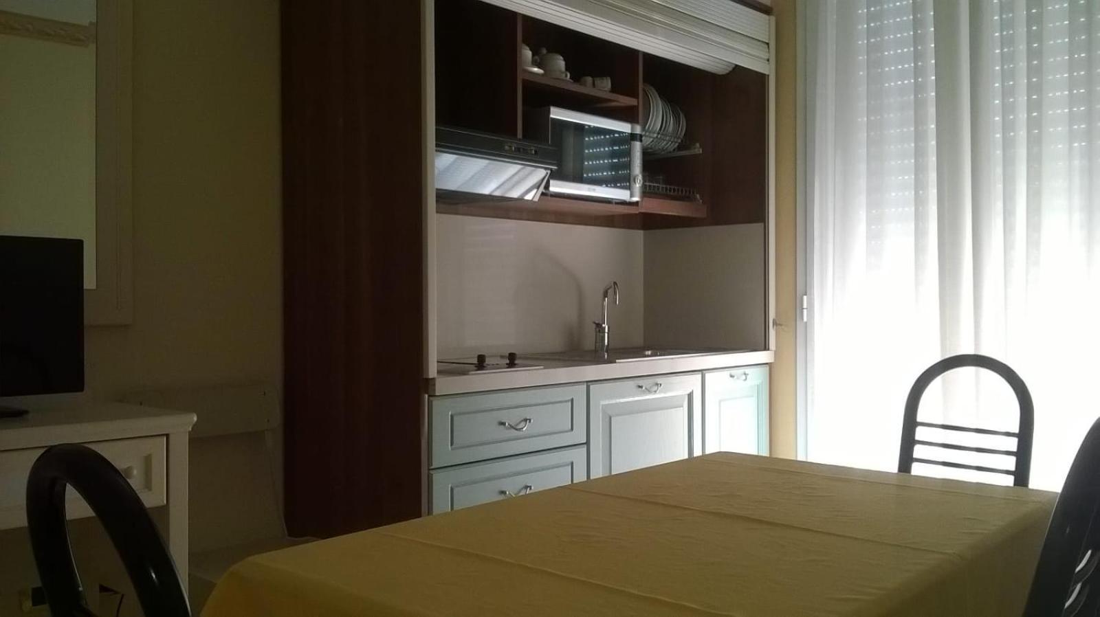 Aparthotel Record 4*