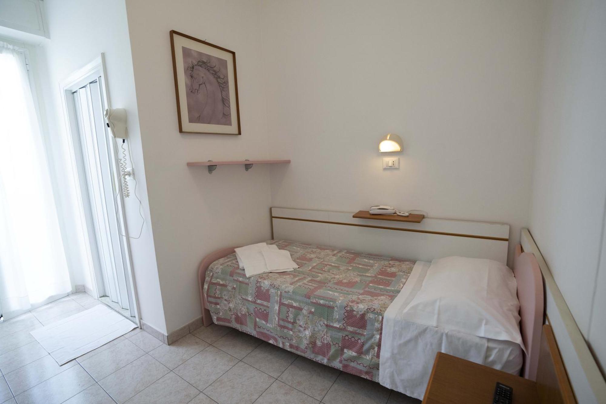 Odeon Hotel 2*