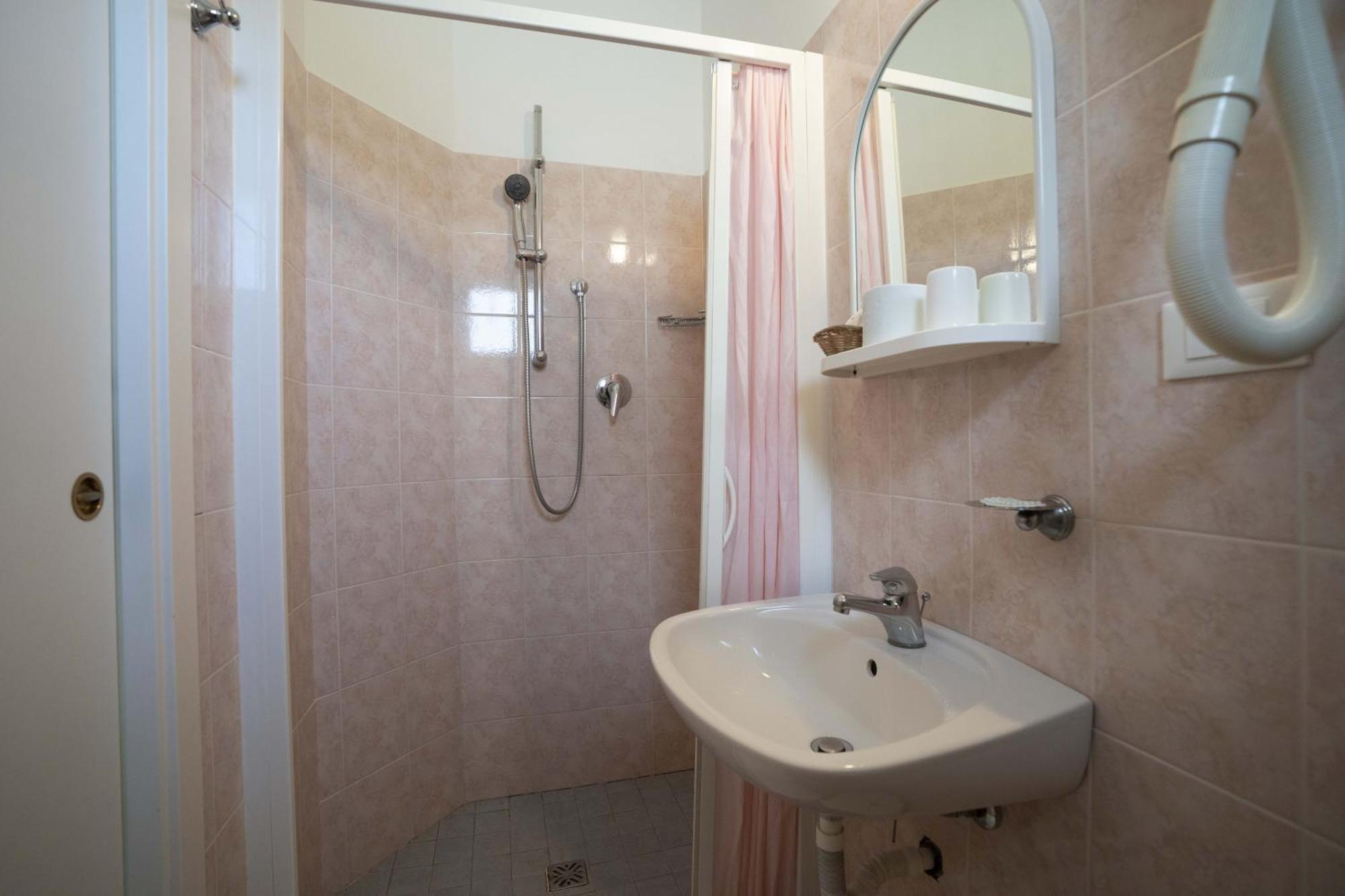 Odeon Hotel 2*