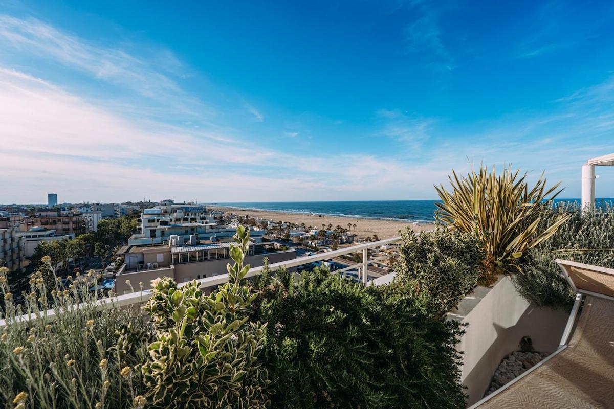 Luxury - Attico Frontemare Apartment Rimini