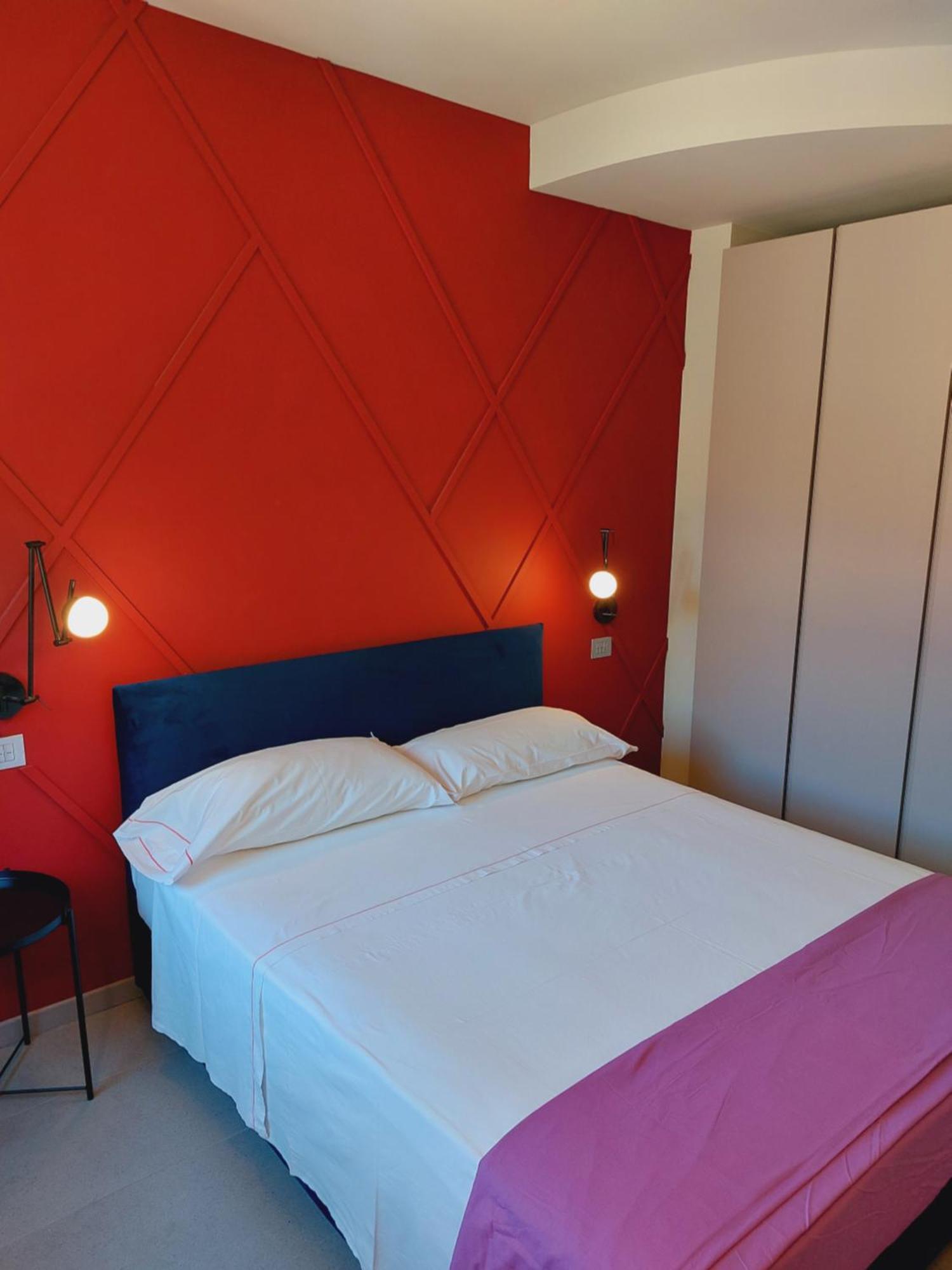 The 6 S Aparthotel