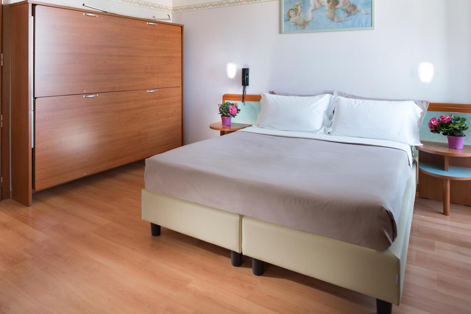 Sympathy Hotel