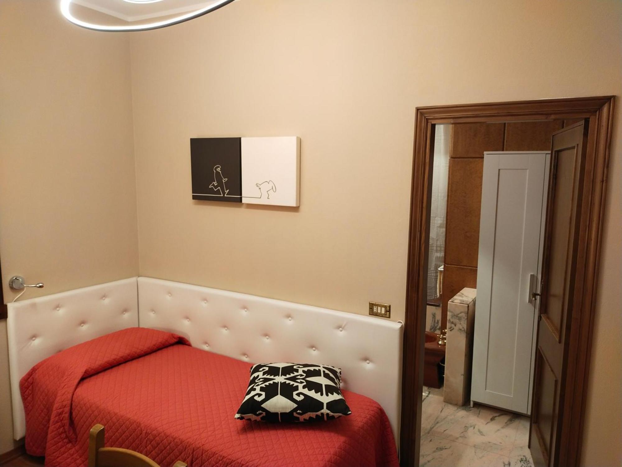 Paolo E Francesca *