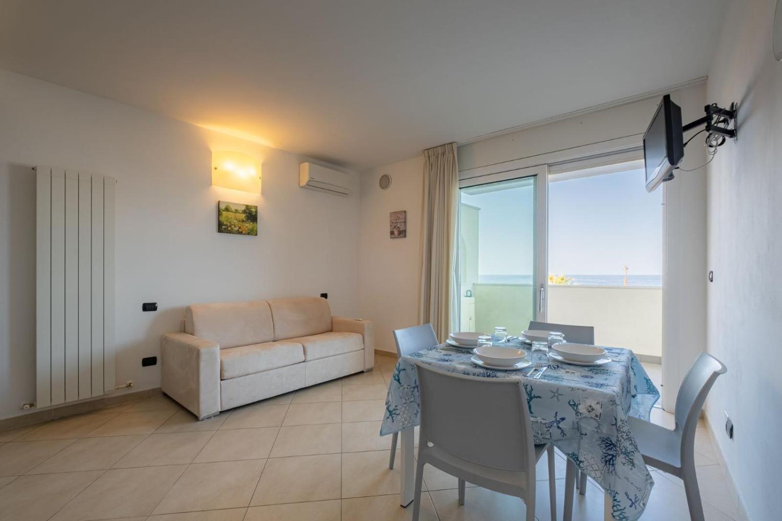 Brezza Di Mare - Bilocale Panoramico Con Parcheggio Rimini