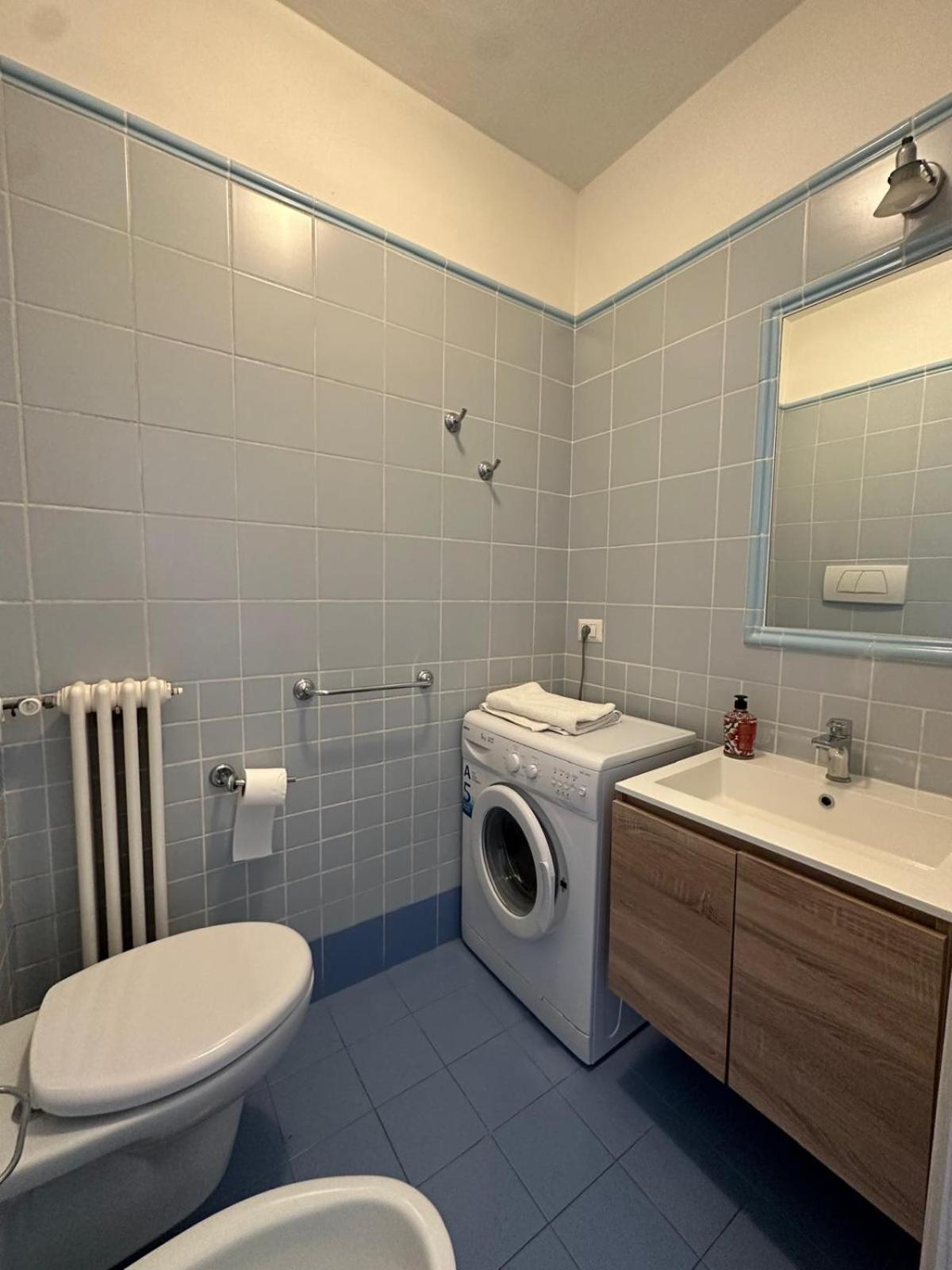 Apartment Ottoemezzo Int 7 *