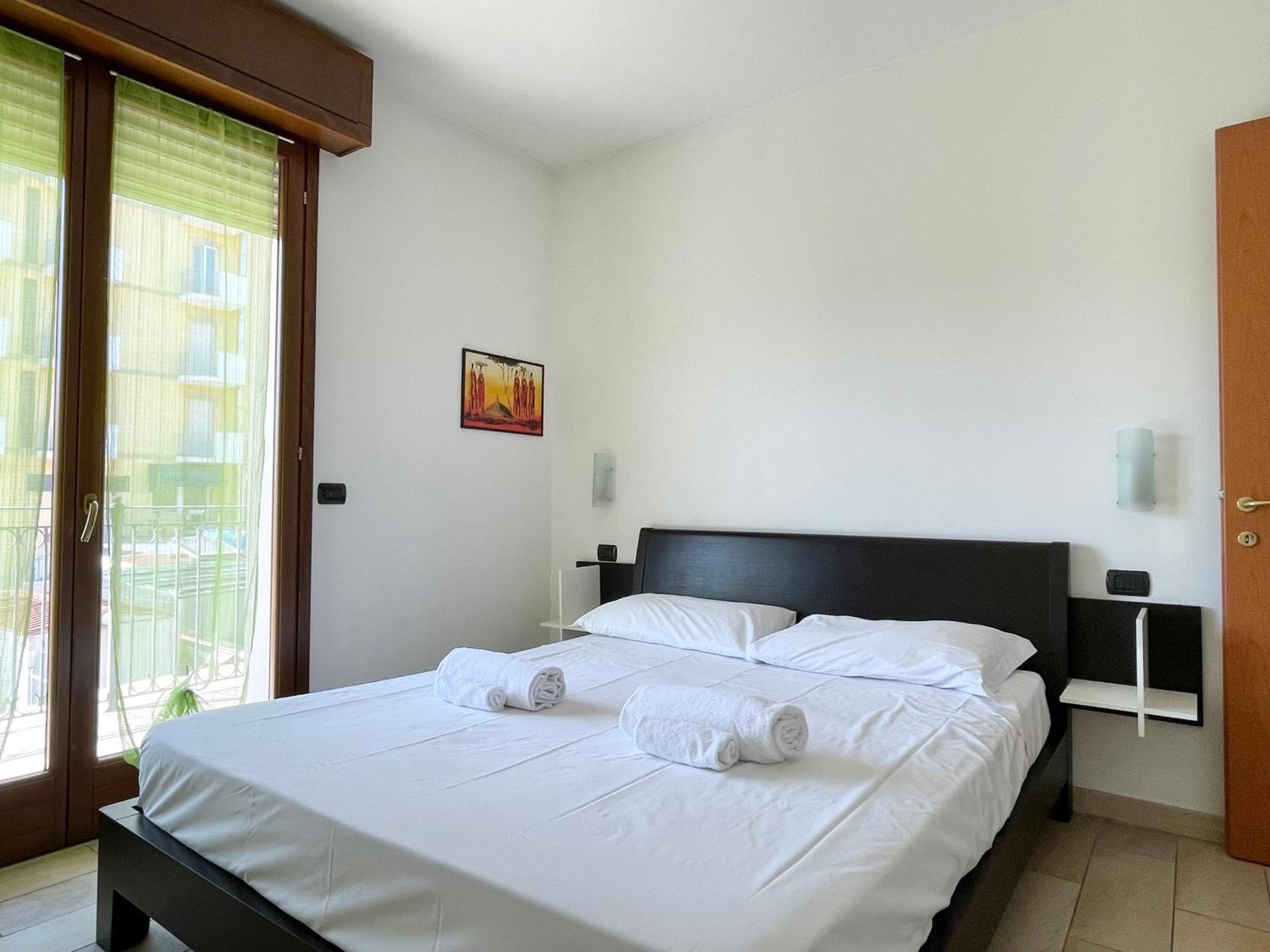 Bilocale Con Terrazzo E Parcheggio - Alba Blu Appartement *