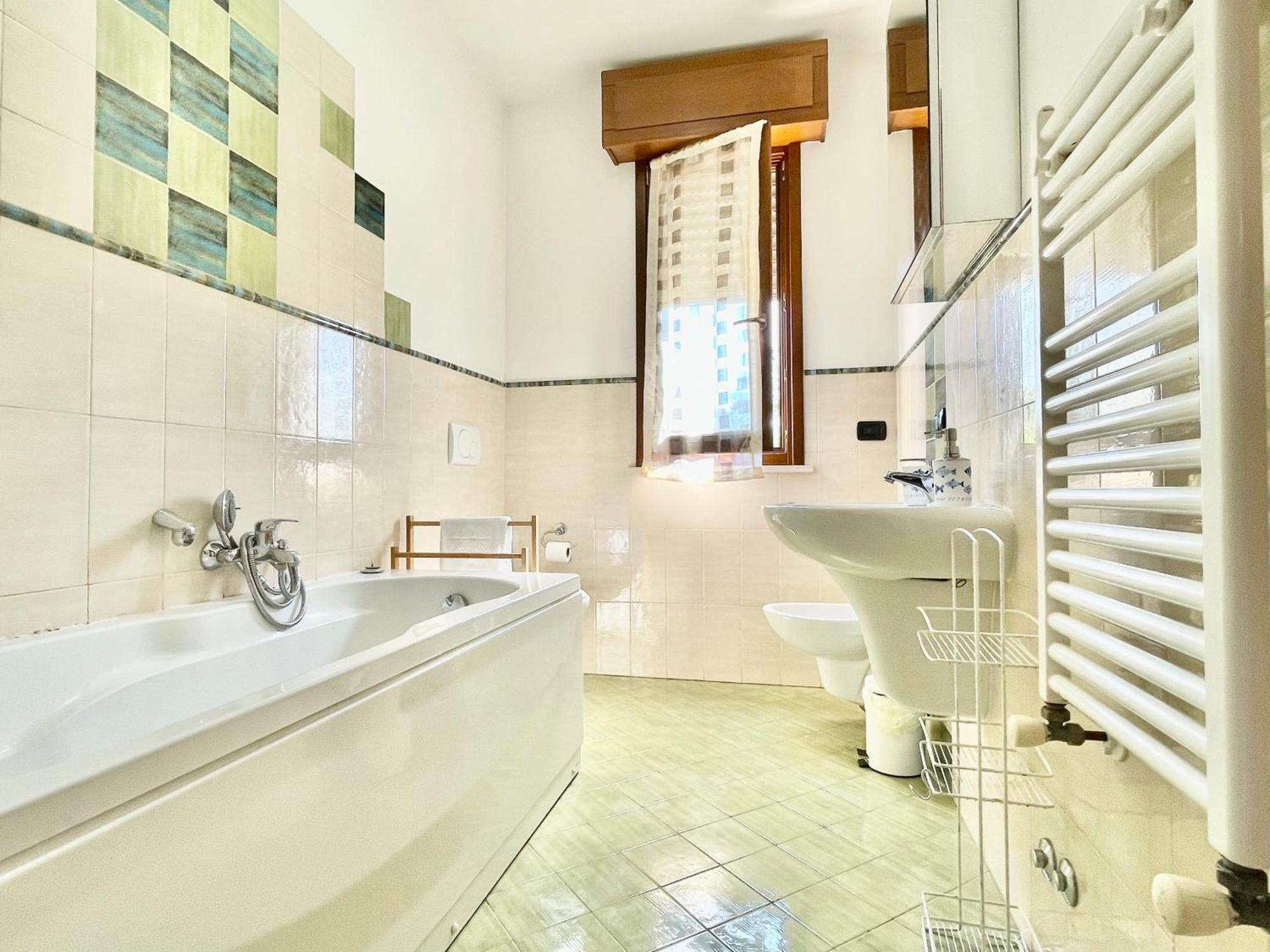 Bilocale Con Terrazzo E Parcheggio - Alba Blu *