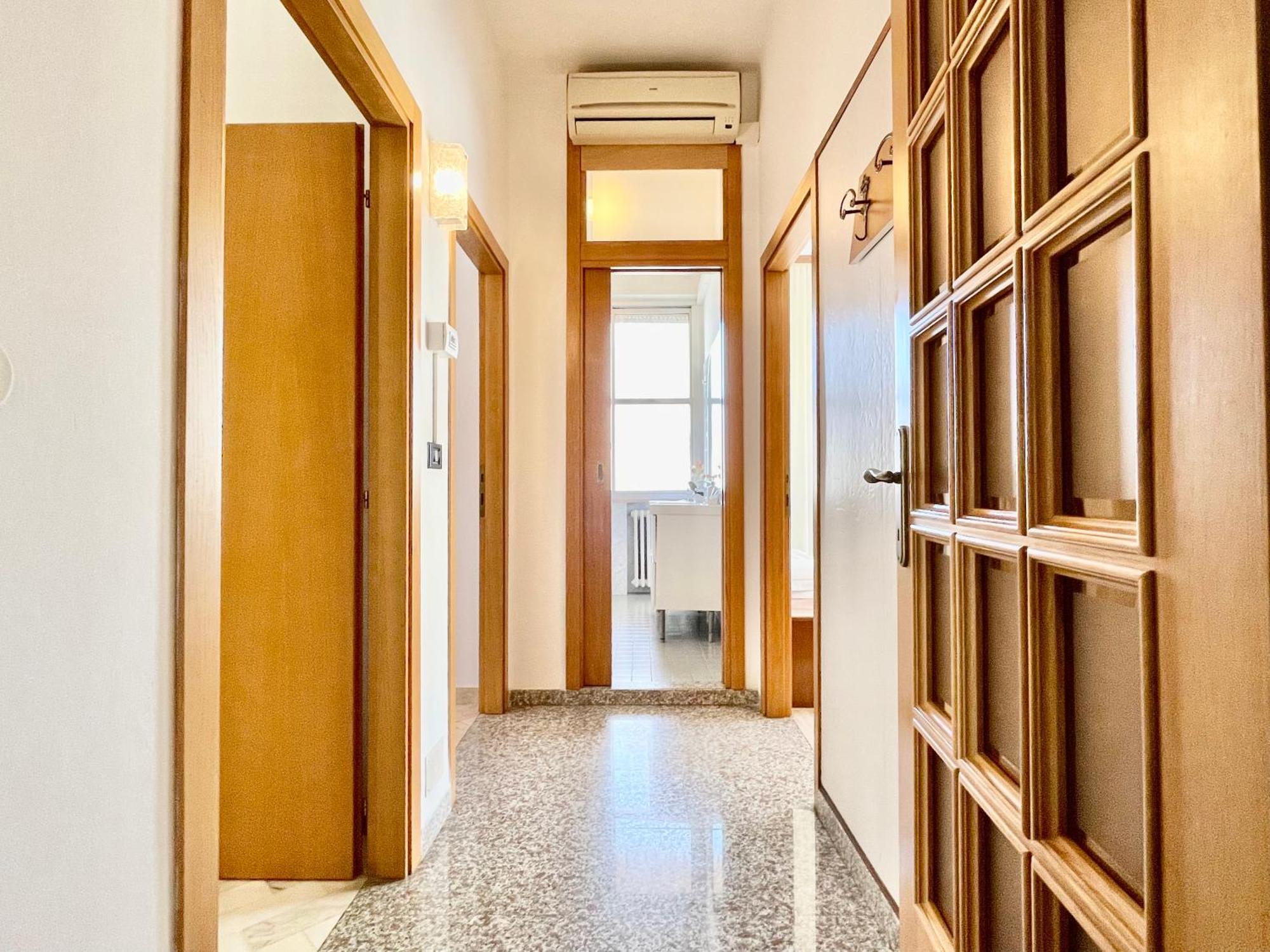 3 Terrazzo E Posto Auto - Praga 36 *