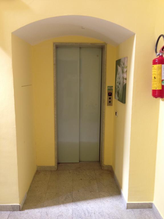 Yellow Aparthotel 3*