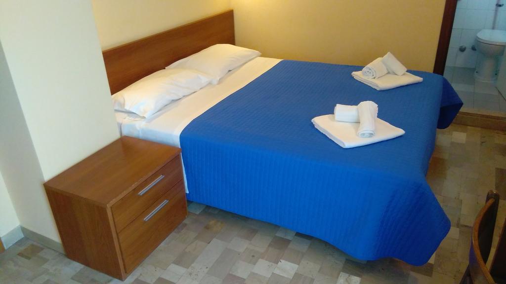 Annetta 3*