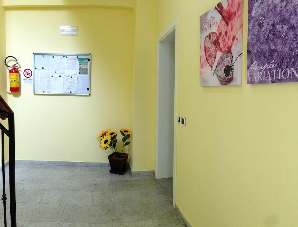 Yellow Aparthotel 3*