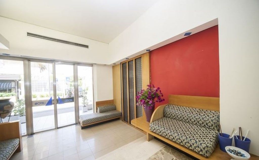 Hotel T