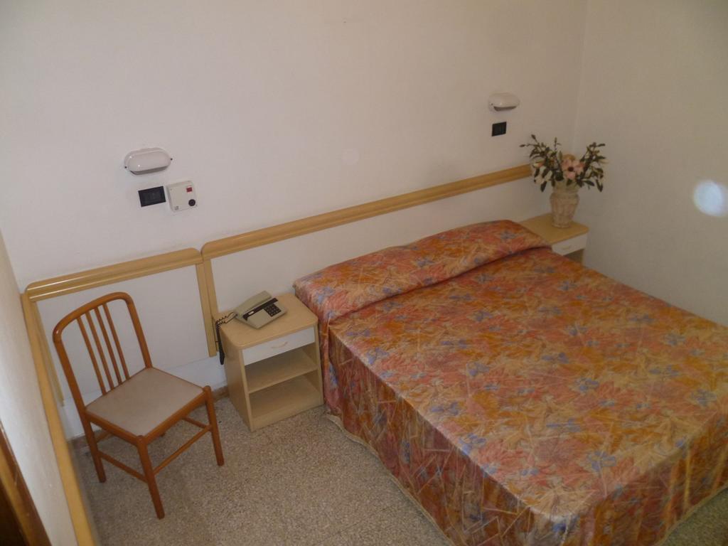 Glenn 3* Rimini