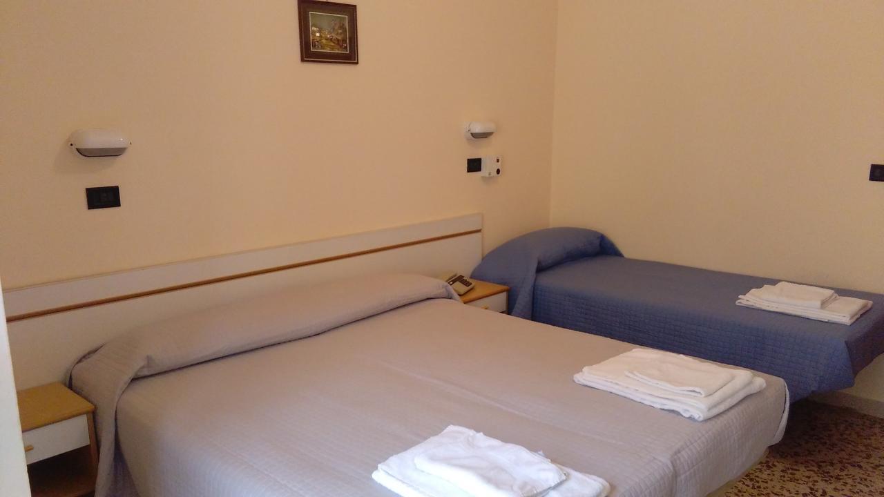 Glenn 3* Rimini