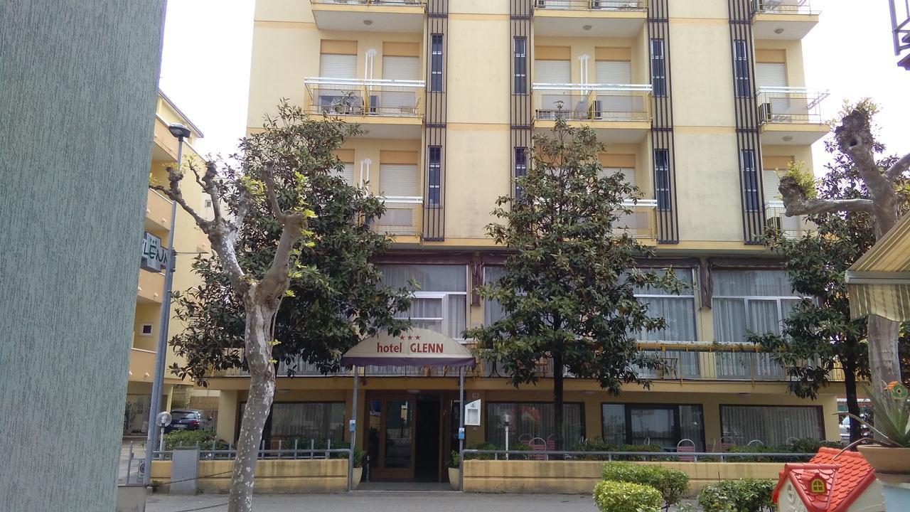 Glenn 3* Rimini