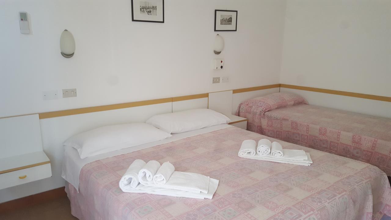 Sabrina Hotel 2*