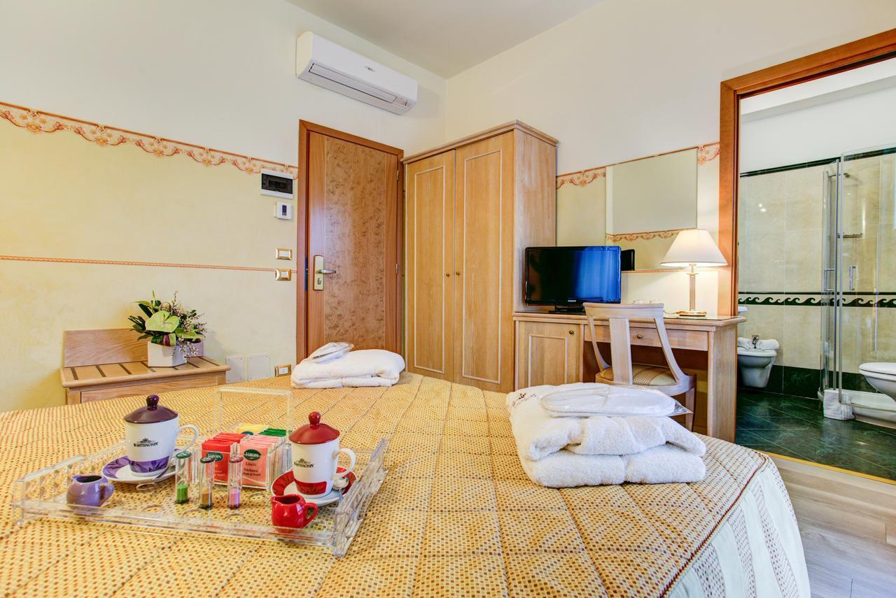 Byron Hotel