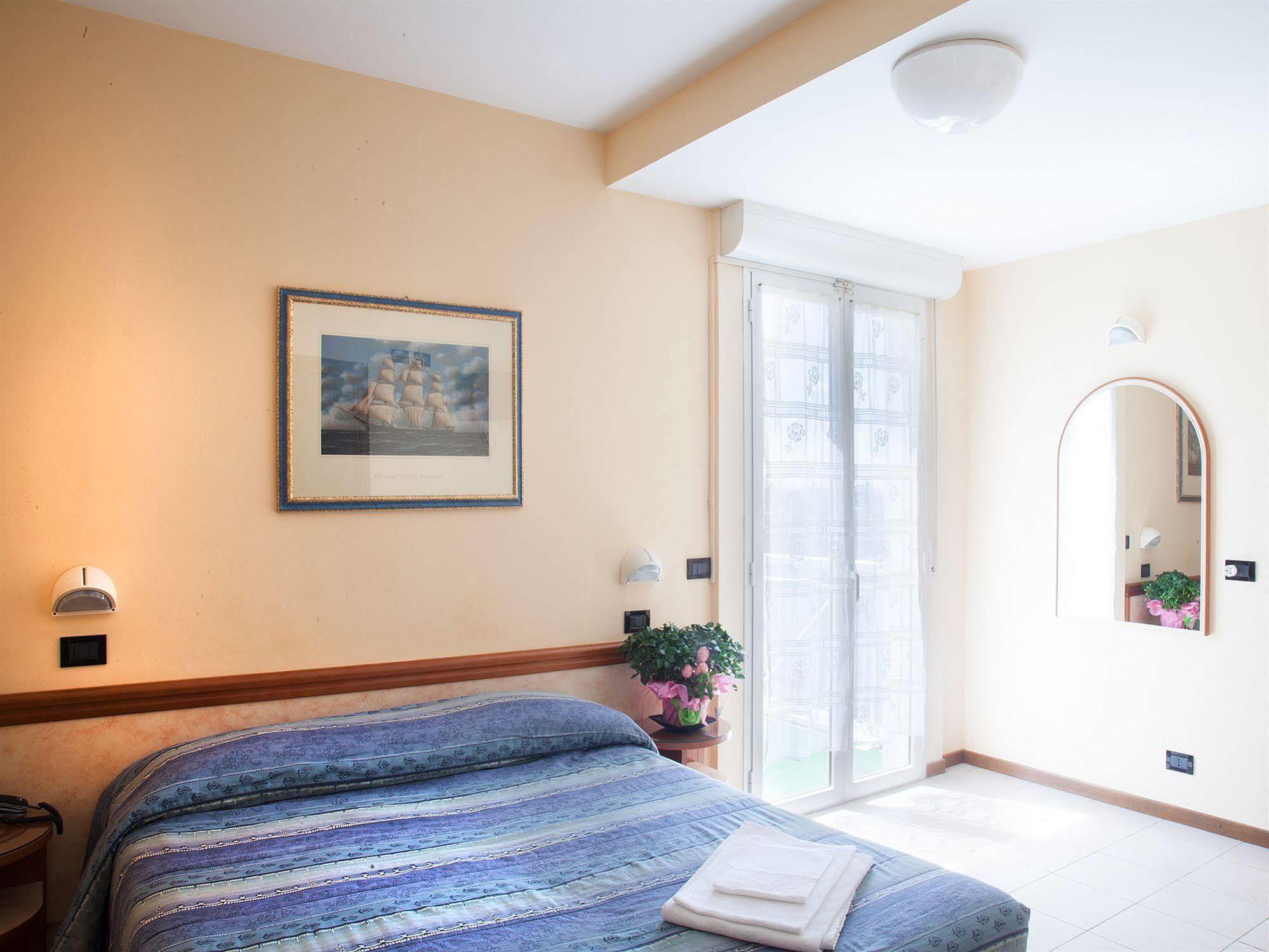 Hotel Bamby 3*