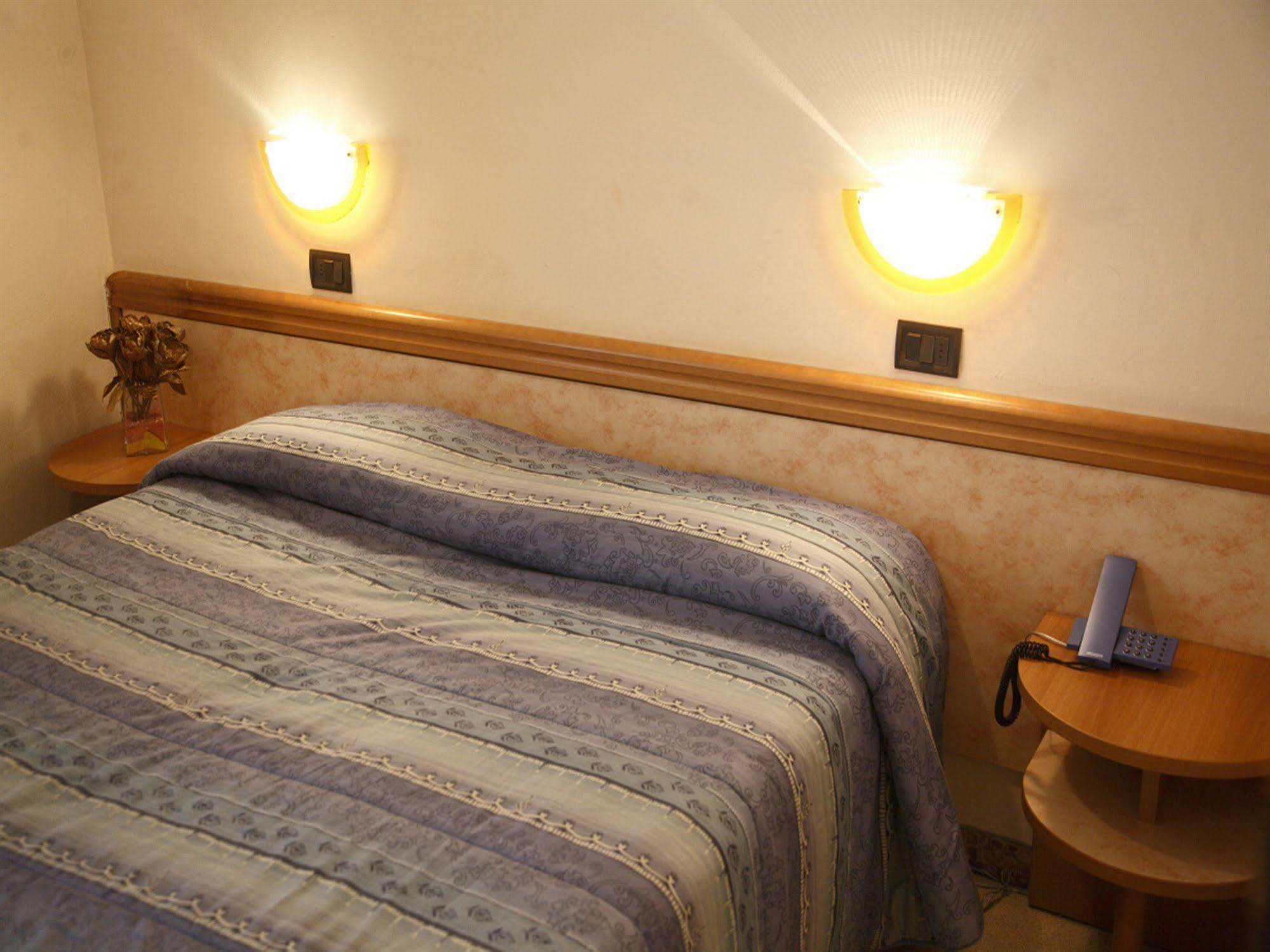 Hotel Bamby 3*
