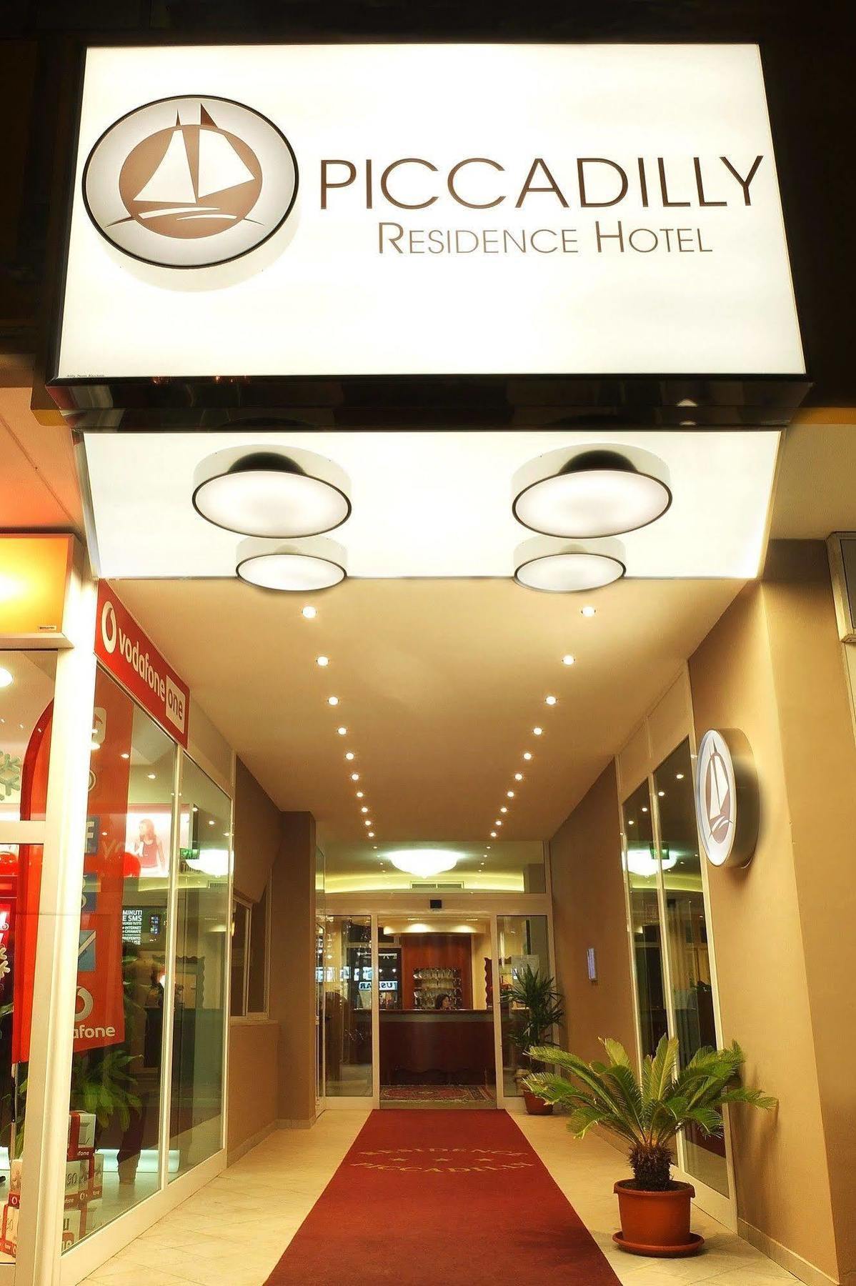 Piccadilly Aparthotel 3*